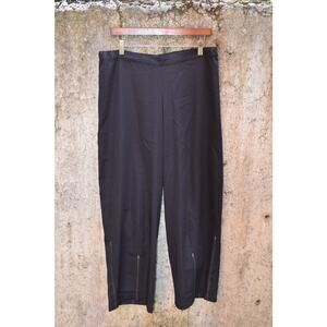 Crea Concept Black Cropped Pants with Seam Detail Women’s Size Small